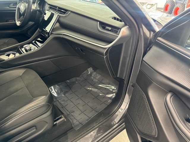 Used 2024 Jeep Grand Cherokee L Altitude AWD/4WD image 27