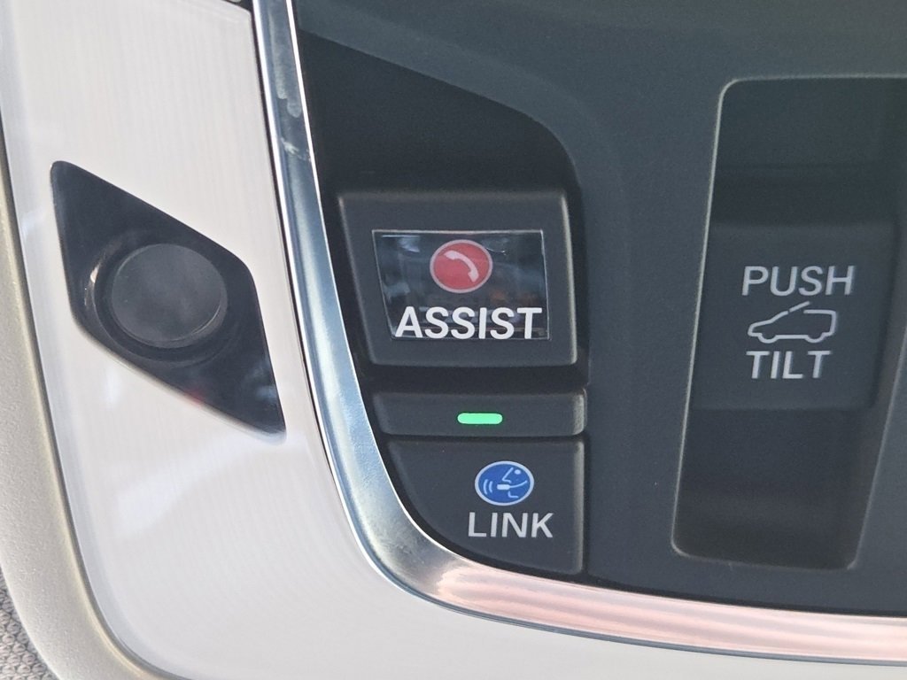 Used 2023 Acura MDX SH-AWD w/ Technology Package image 24