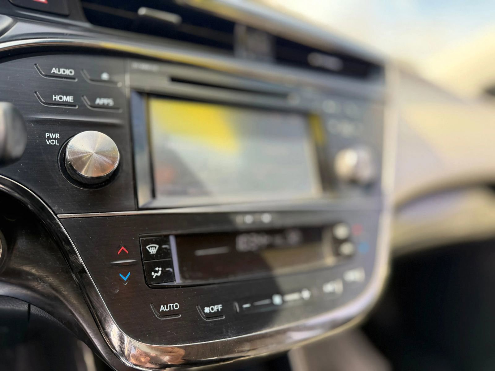 Used 2016 Toyota Avalon XLE FWD image 11