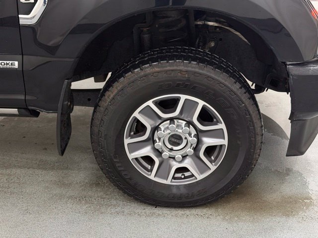 Used 2022 Ford F250 Platinum w/ FX4 Off-Road Package AWD/4WD image 34