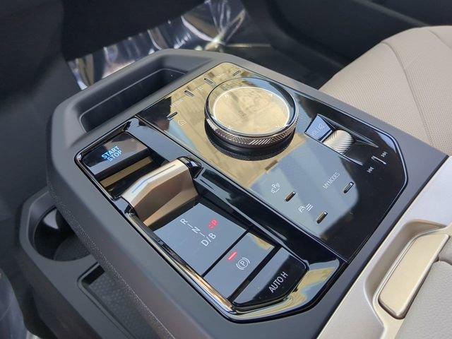 Used 2025 BMW iX xDrive50 image 22