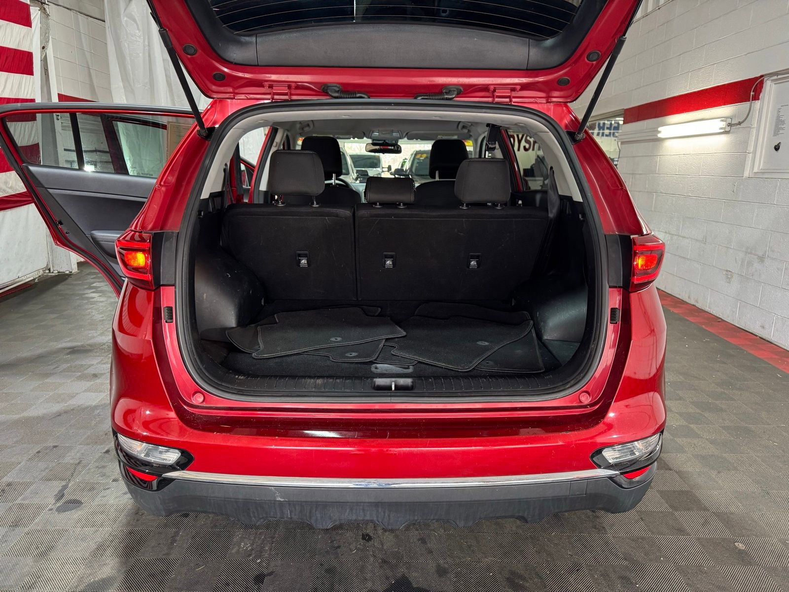 Used 2021 Kia Sportage LX image 12