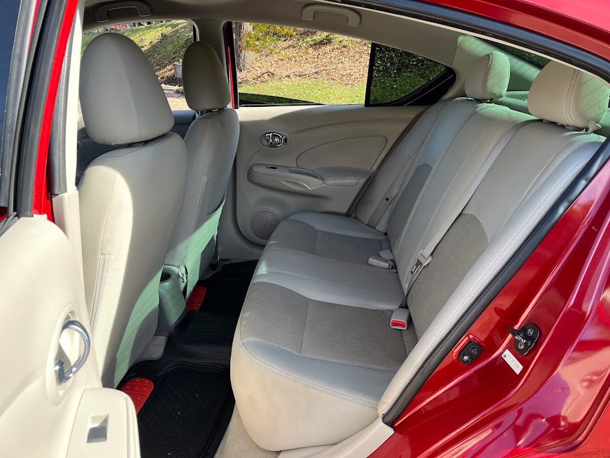 Used 2015 Nissan Versa SV FWD image 37