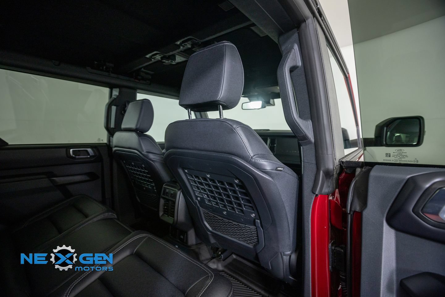 Used 2025 Ford Bronco Badlands AWD/4WD image 41