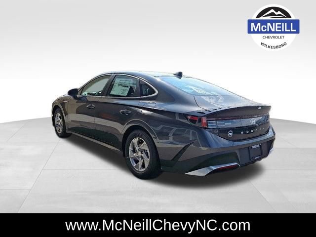 Used 2025 Hyundai Sonata SE image 3