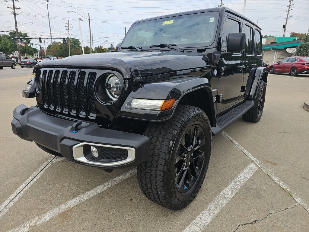 Certified 2023 Jeep Wrangler Unlimited Sahara w/ Cold Weather Group AWD/4WD image 10