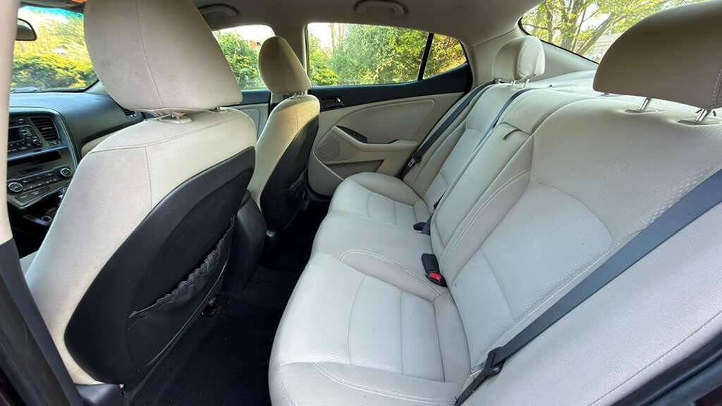 Used 2012 Kia Optima LX FWD image 17