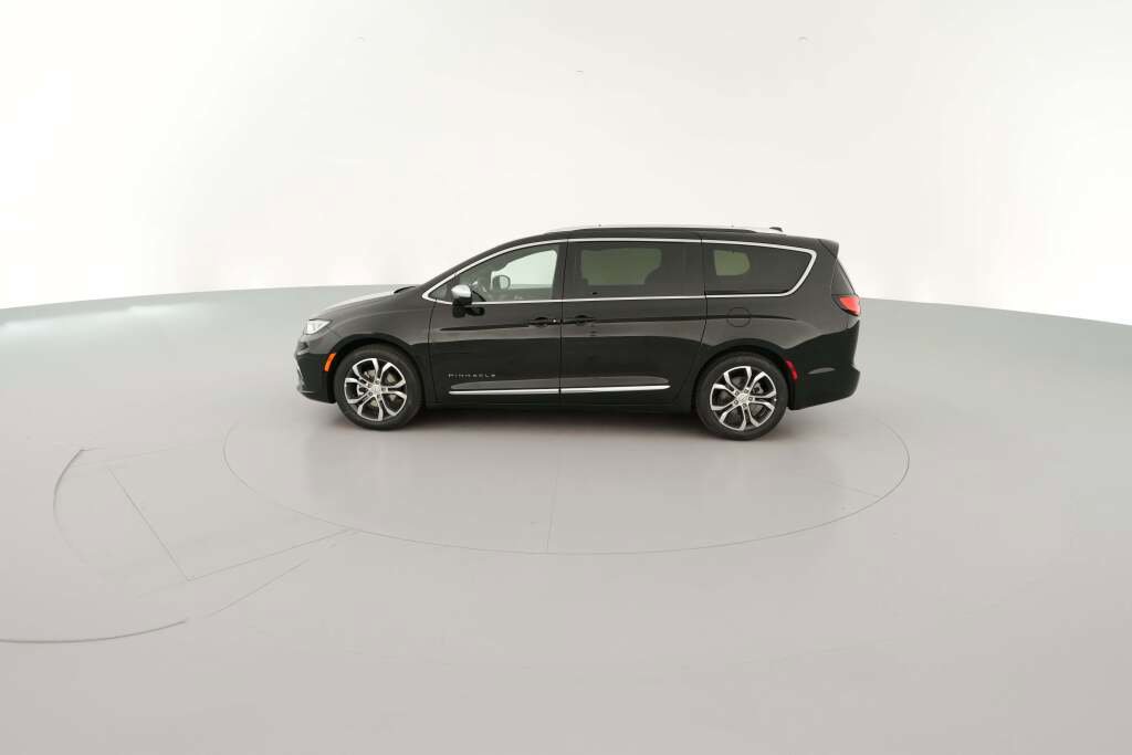 New 2026 Chrysler Pacifica Pinnacle image 6