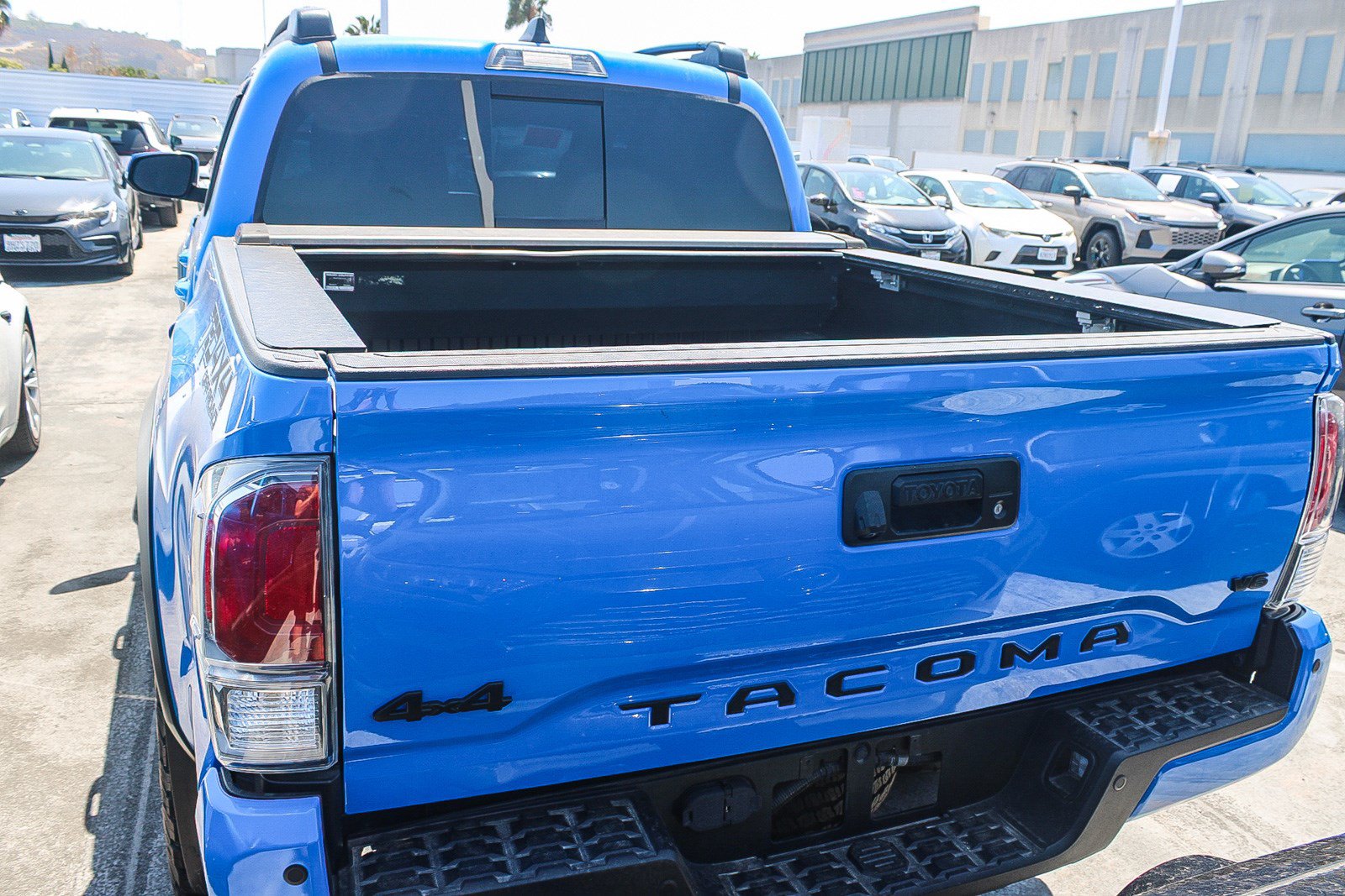 Used 2021 Toyota Tacoma TRD Off-Road w/ TRD Premium Off Road Package AWD/4WD image 13