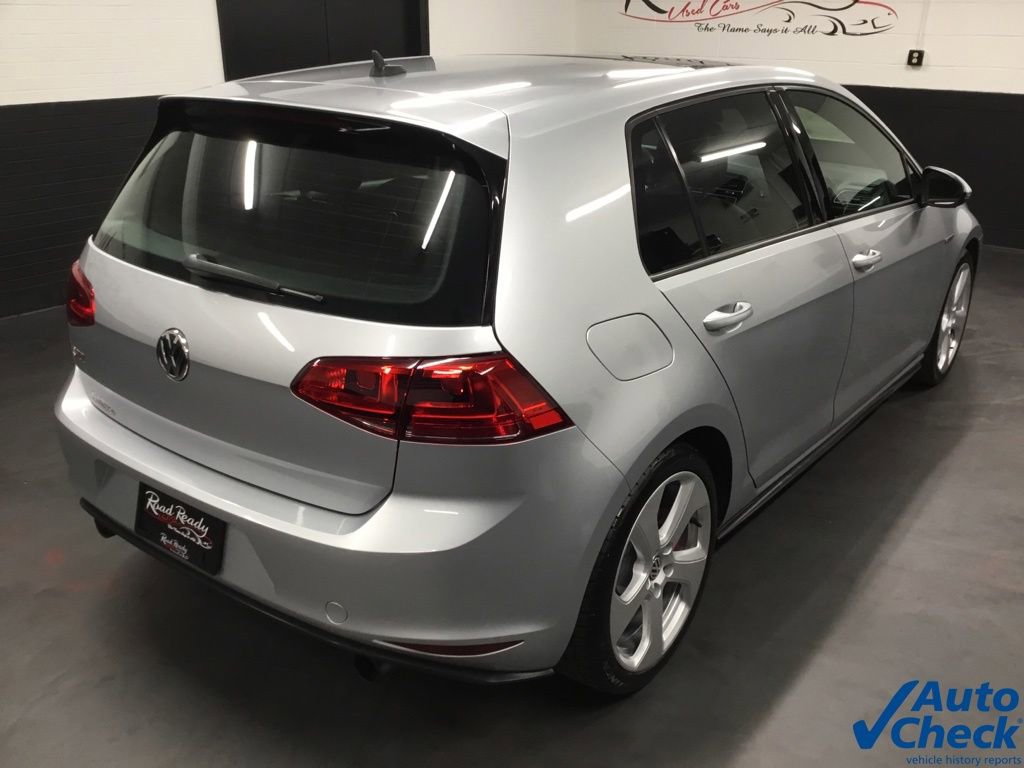 Used 2017 Volkswagen GTI SE image 11