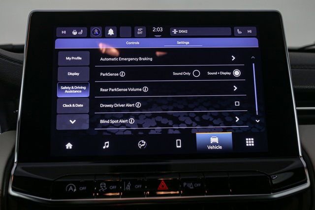 Used 2023 Jeep Compass Limited image 23