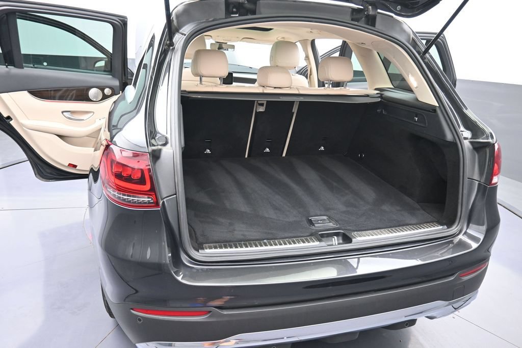 Used 2021 Mercedes-Benz GLC 300 4MATIC image 16