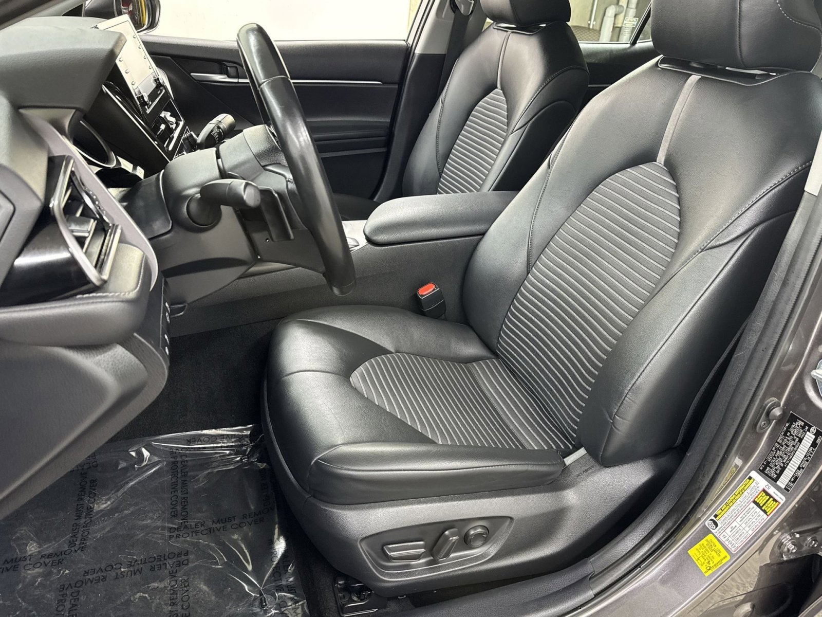 Used 2023 Toyota Camry SE image 5