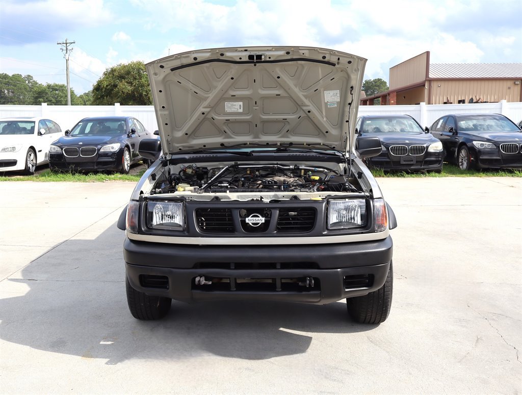 Used 2000 Nissan Frontier XE RWD image 42