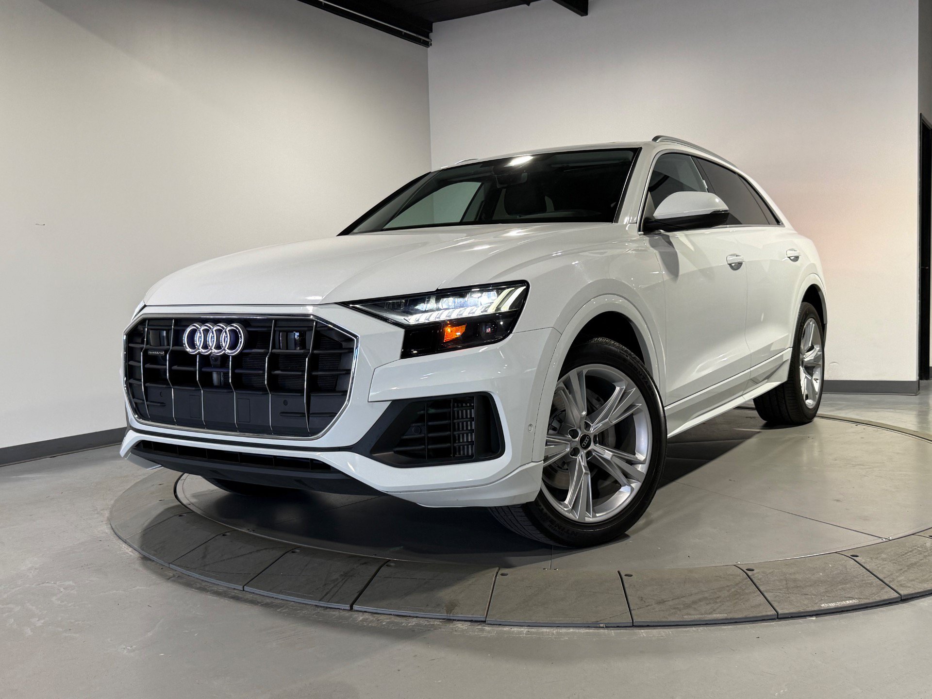 Used 2023 Audi Q8 Premium w/ Convenience Package AWD/4WD image 1