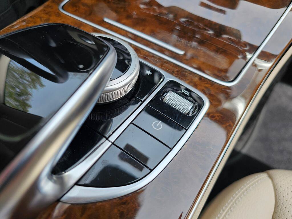Used 2016 Mercedes-Benz C 300 4MATIC Sedan image 35