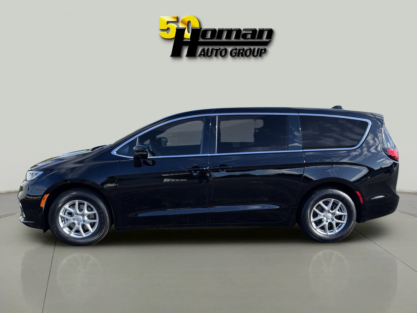 New 2026 Chrysler Pacifica Select image 2