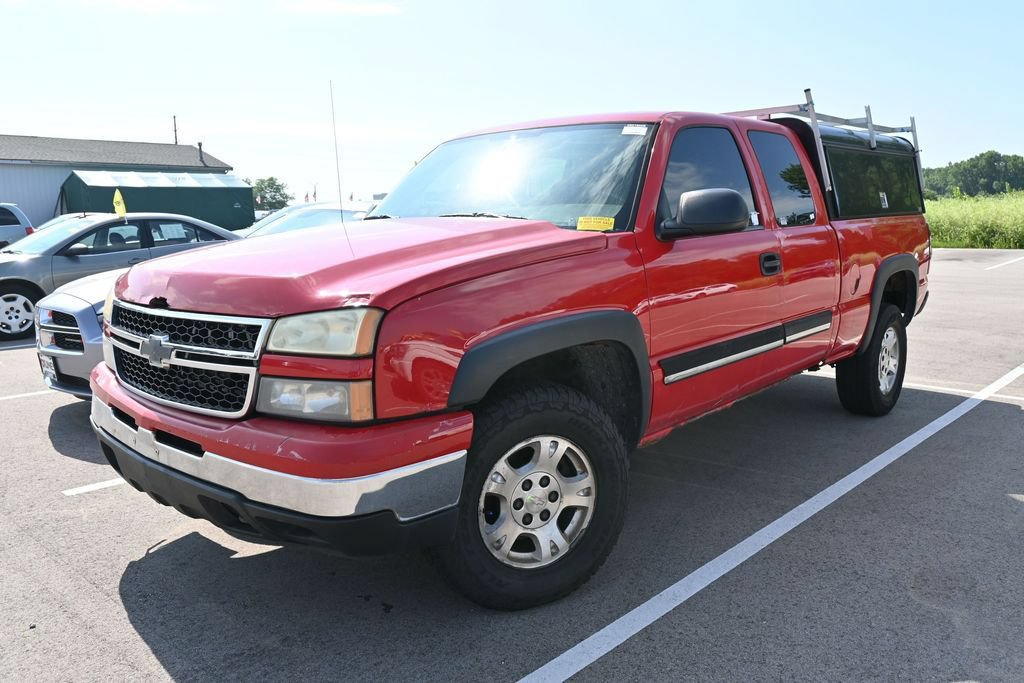 Used 2006 Chevrolet Silverado 1500 LT w/ Light Duty Power Package AWD/4WD image 8
