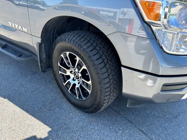 Certified 2024 Nissan Titan SV w/ SV Convenience Package AWD/4WD image 11