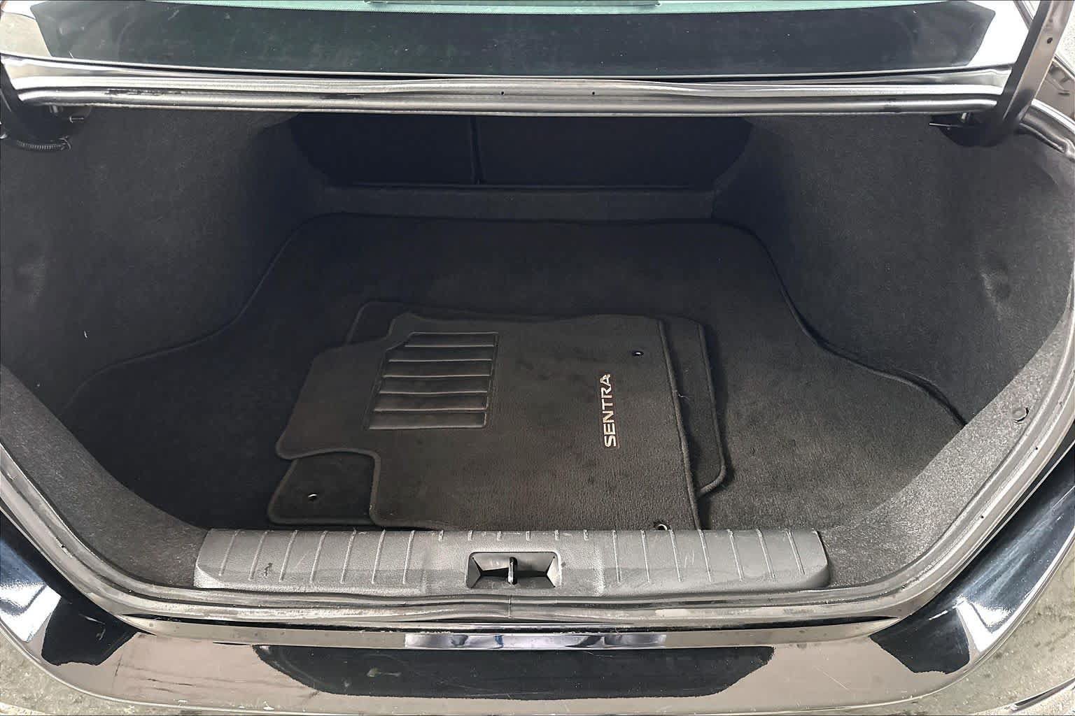 Used 2025 Nissan Sentra SV FWD image 32