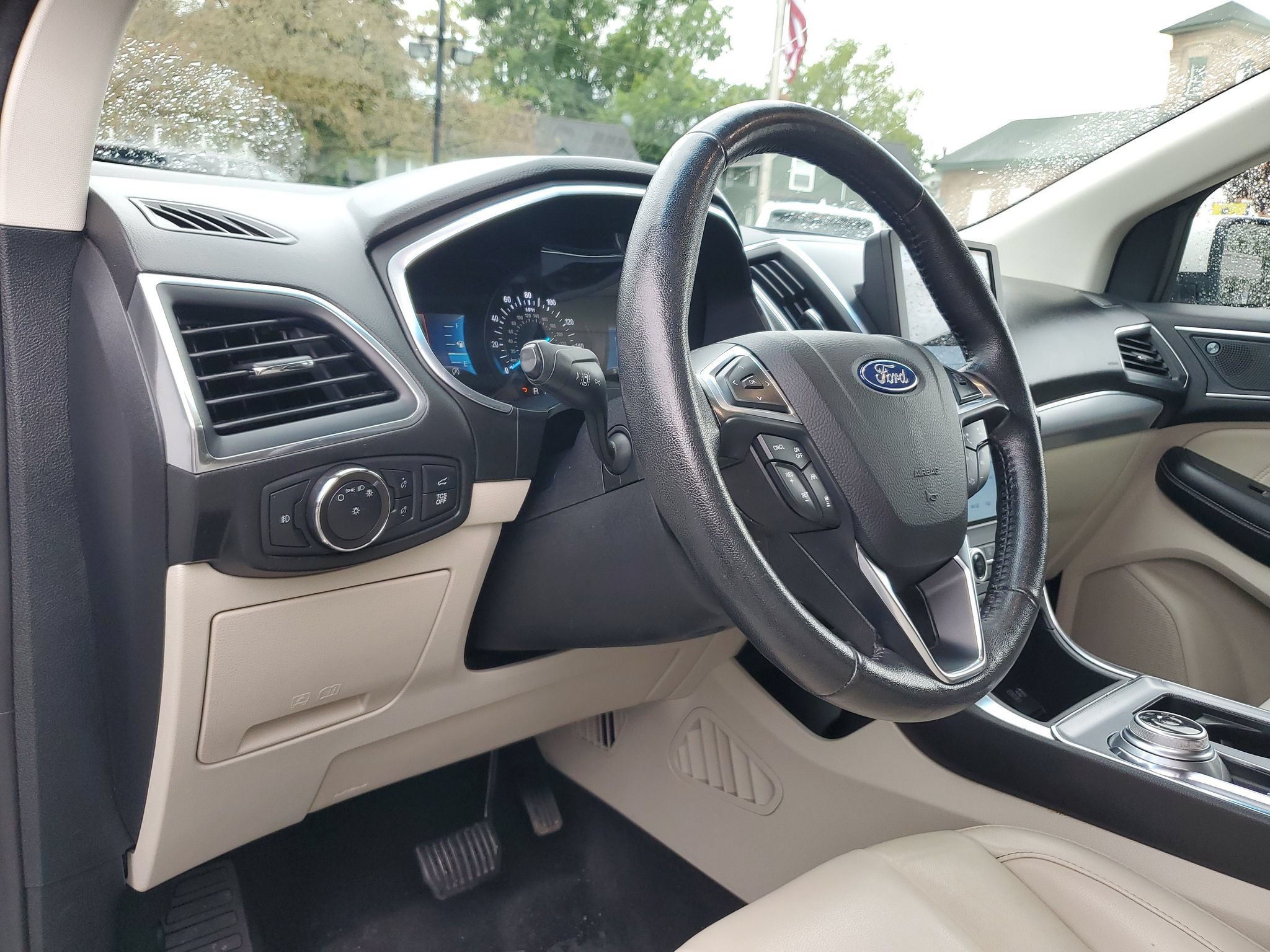 Used 2021 Ford Edge Titanium AWD/4WD image 17