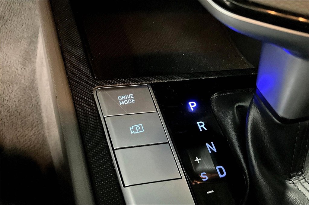 Used 2024 Hyundai Elantra SEL image 16