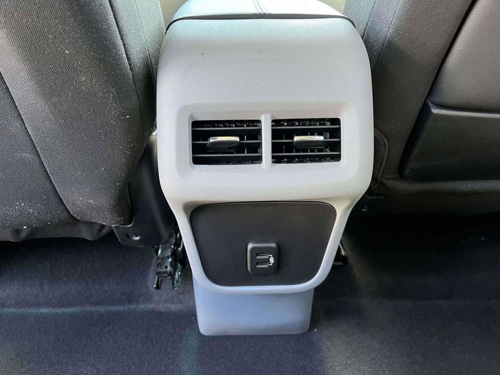 Used 2024 GMC Terrain SLE FWD image 4