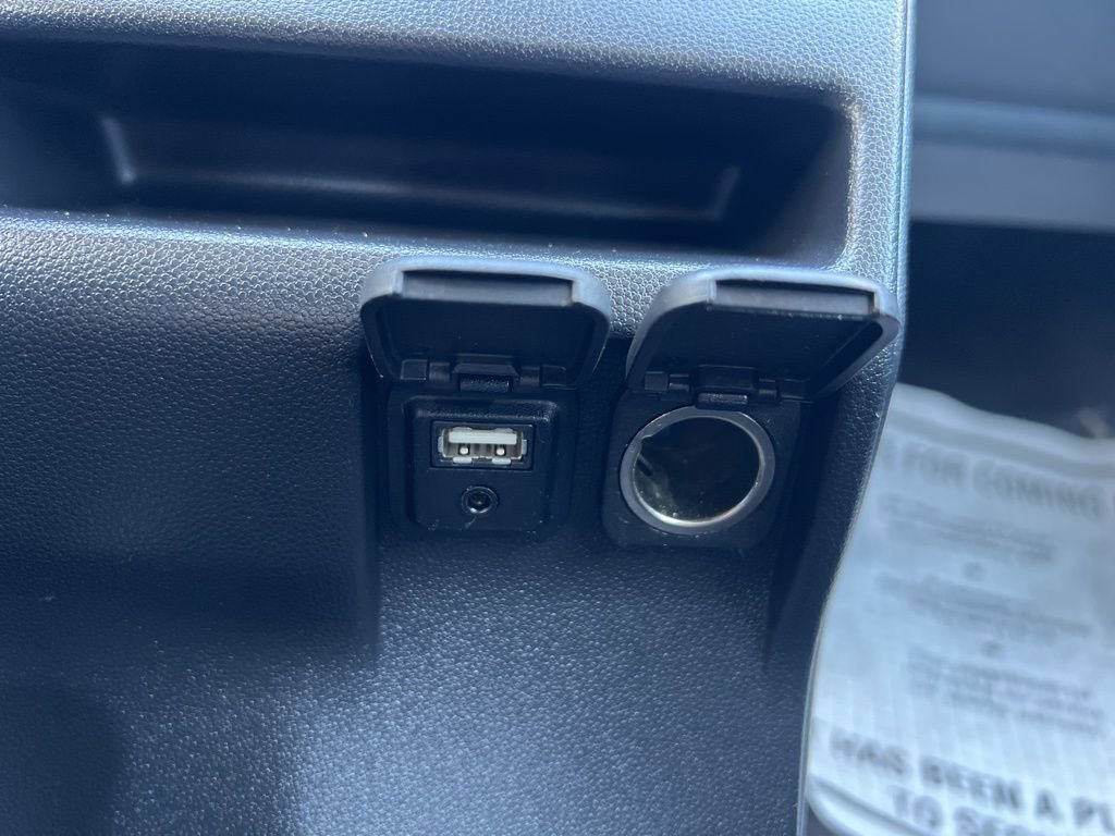 Used 2014 MAZDA MAZDA5 Sport image 21