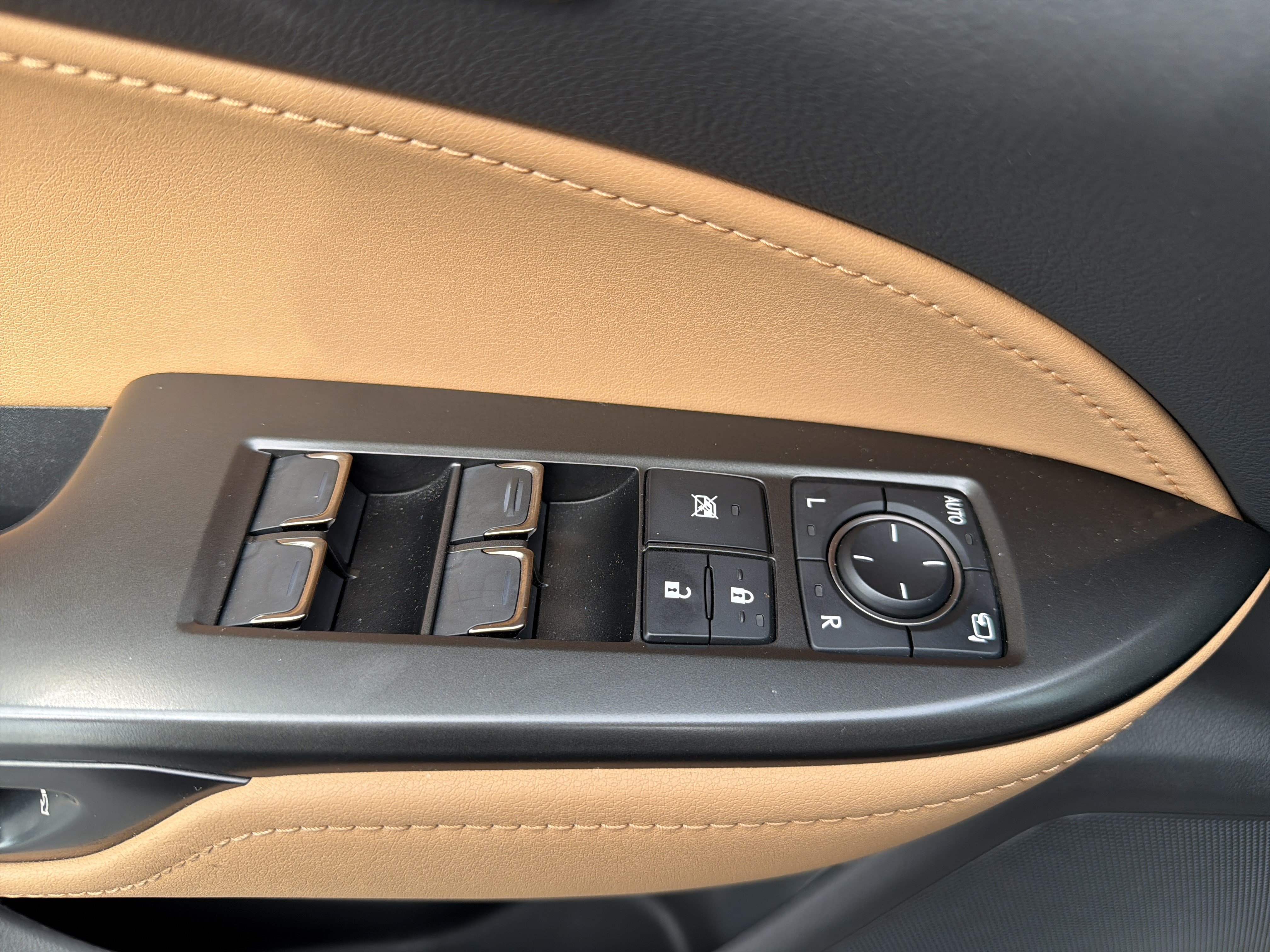 Certified 2025 Lexus NX 350 AWD w/ Premium Package image 14