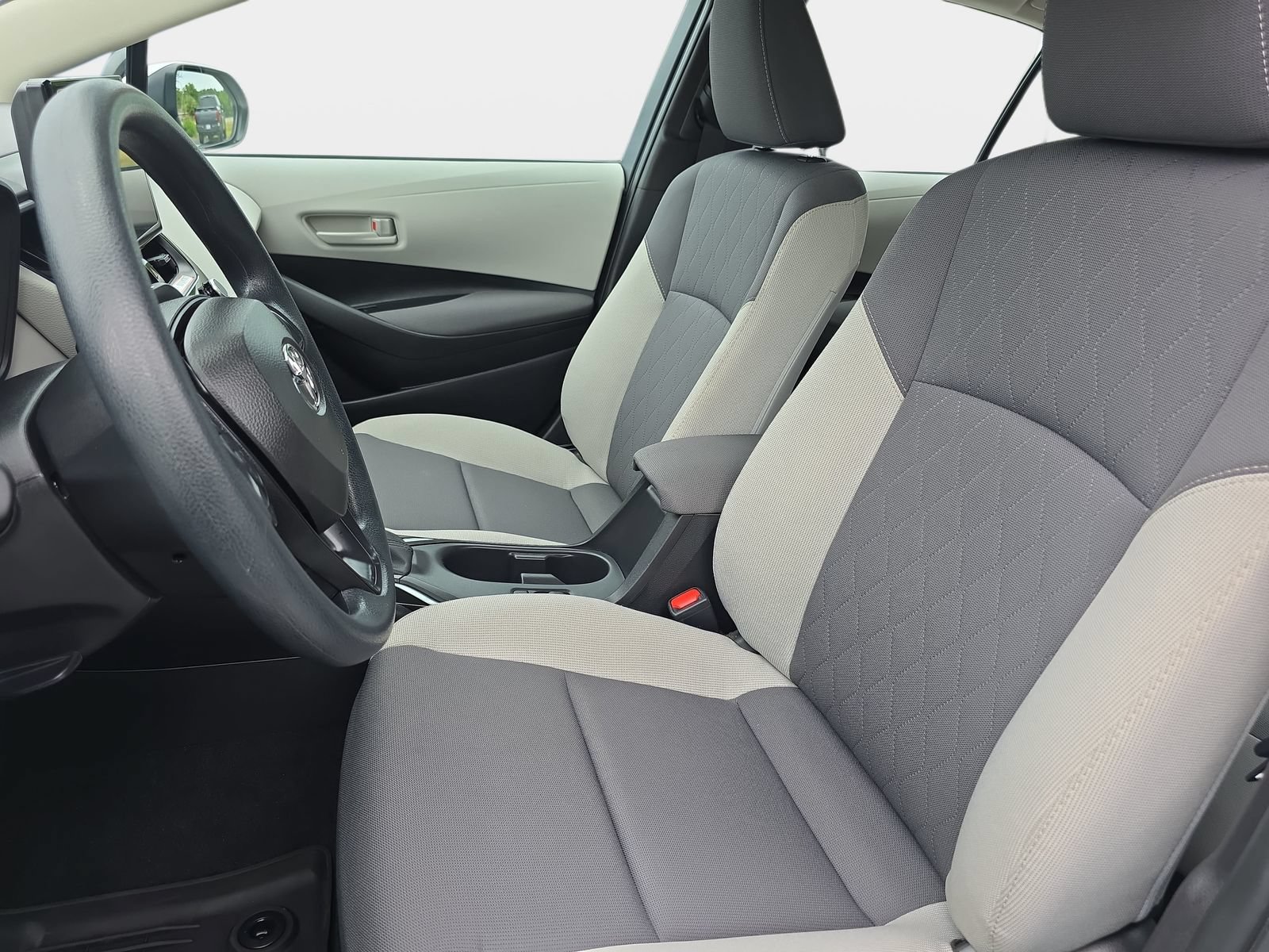 Used 2026 Toyota Corolla LE FWD image 14