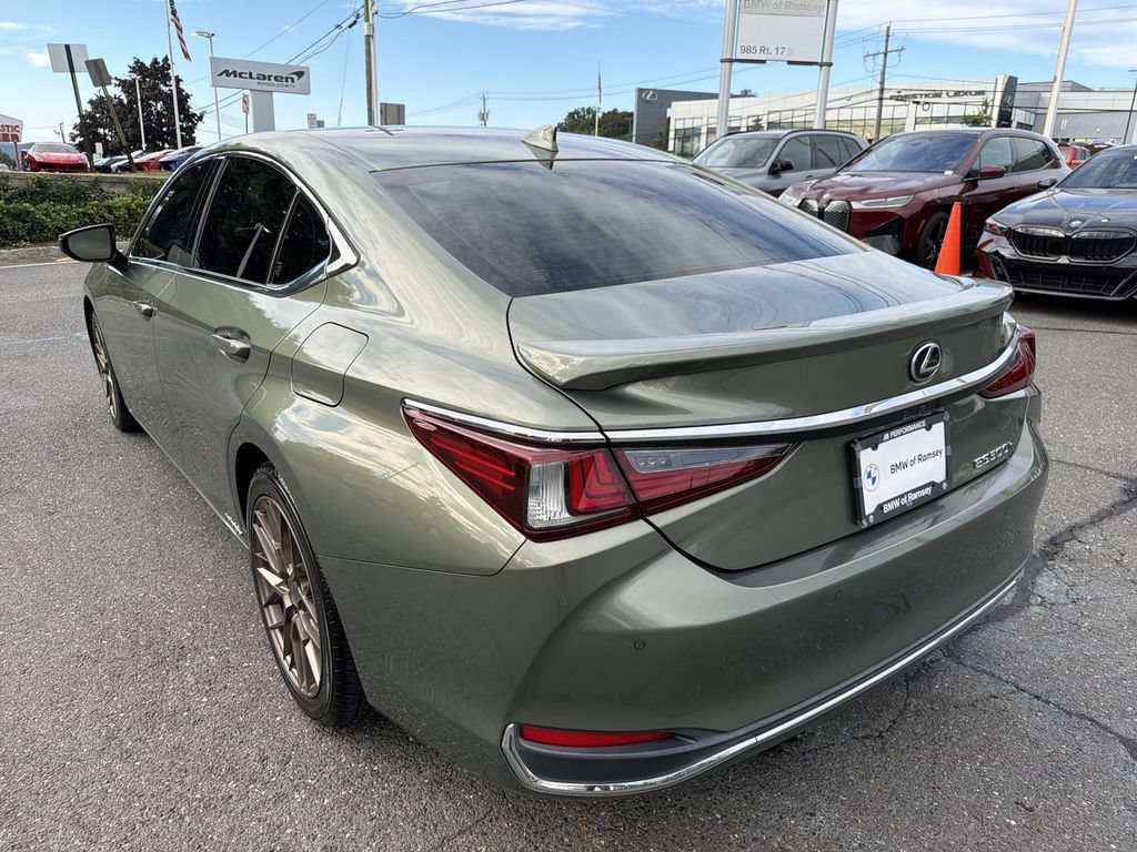 Used 2019 Lexus ES 300h w/ Premium Package FWD image 12