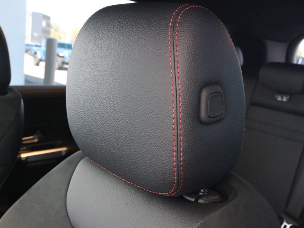 Used 2021 Mercedes-Benz GLB 35 AMG 4MATIC image 27
