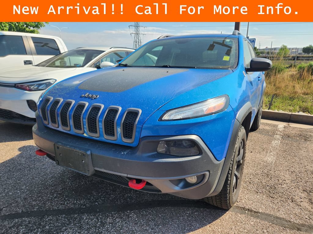 Used 2017 Jeep Cherokee Trailhawk w/ Comfort/Convenience Group AWD/4WD image 3