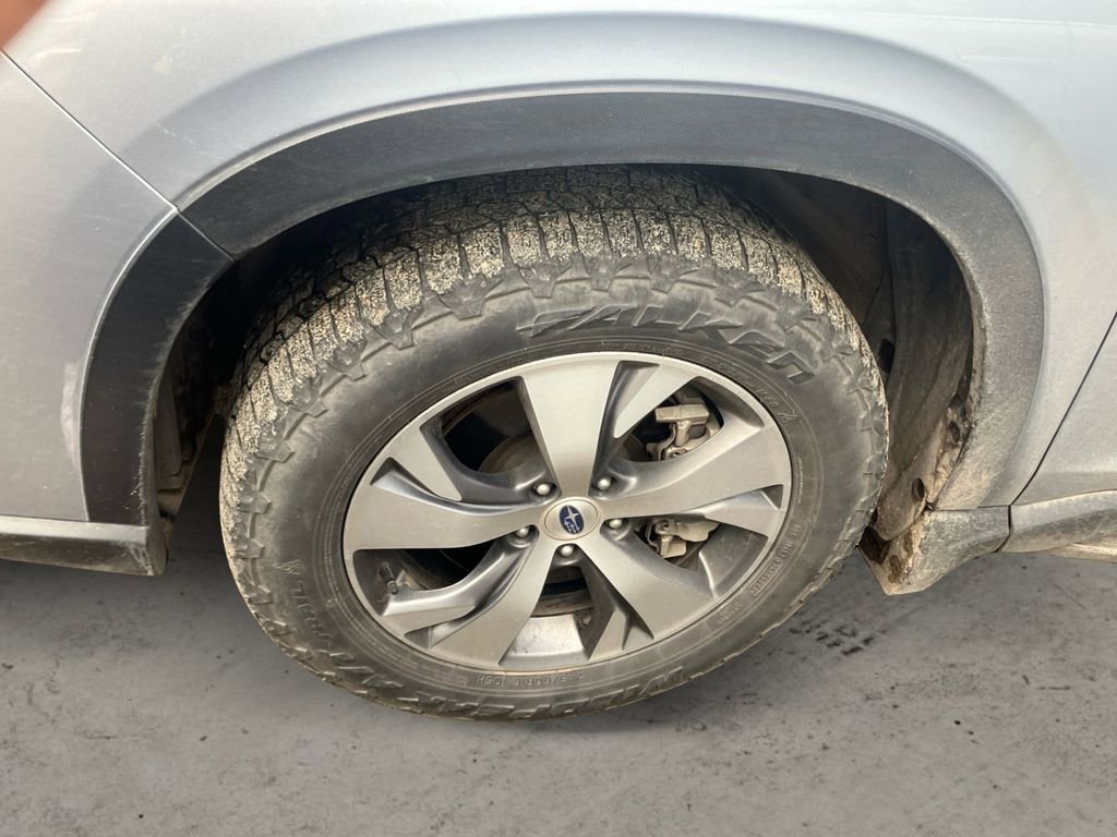 Used 2021 Subaru Ascent Premium w/ Convenience Package AWD/4WD image 9