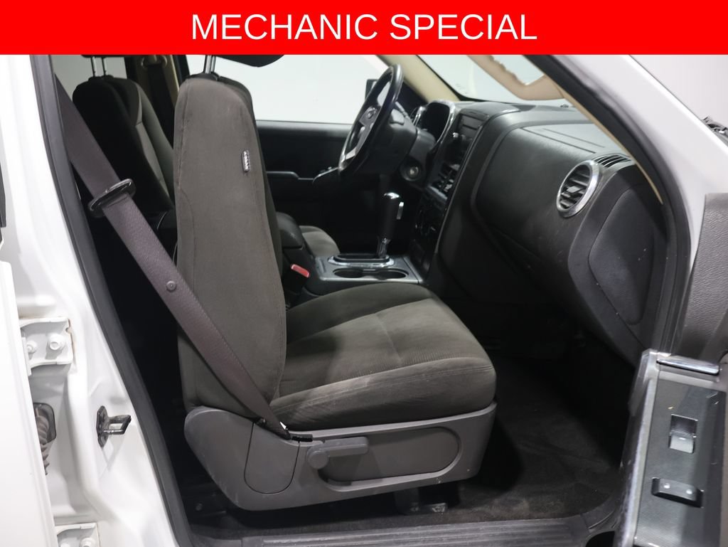 Used 2010 Ford Explorer XLT AWD/4WD image 4