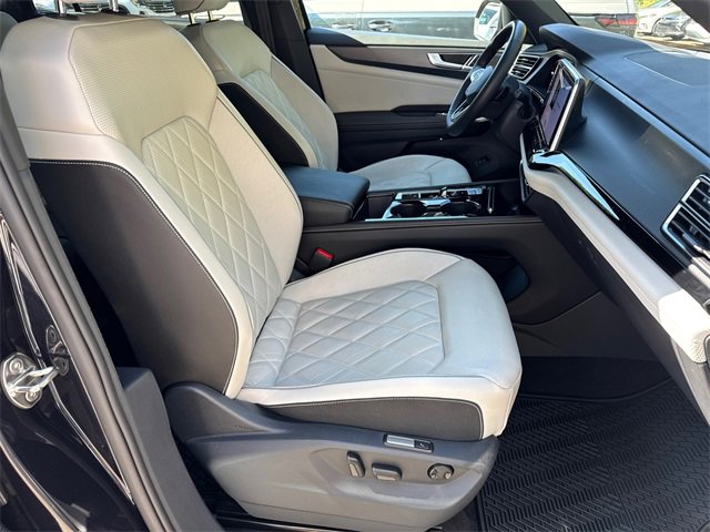 Used 2025 Volkswagen Atlas Cross Sport SEL Premium R-Line image 13