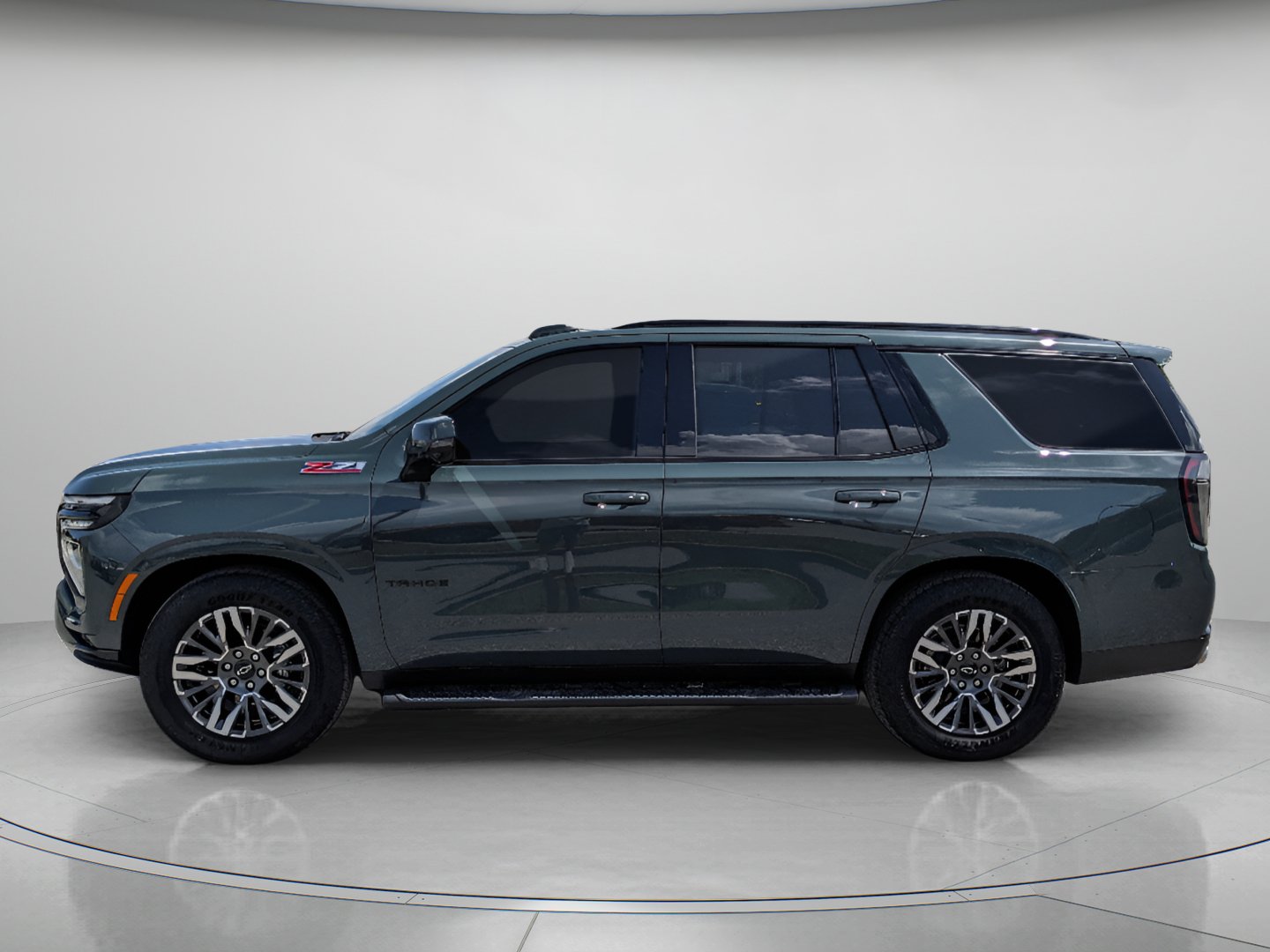 Used 2025 Chevrolet Tahoe Z71 w/ Z71 Off-Road Package AWD/4WD image 5