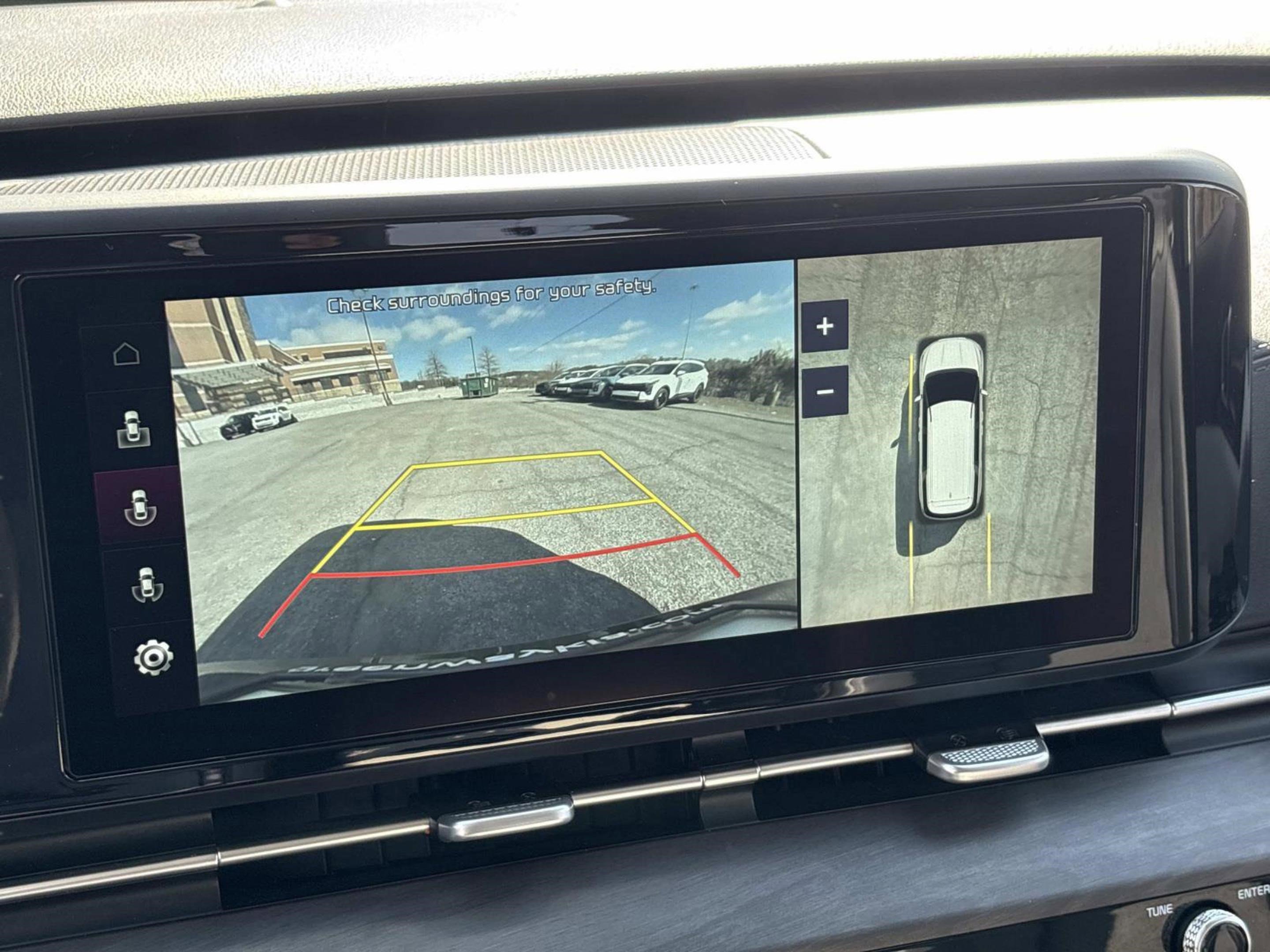 Used 2022 Kia Carnival SX image 29