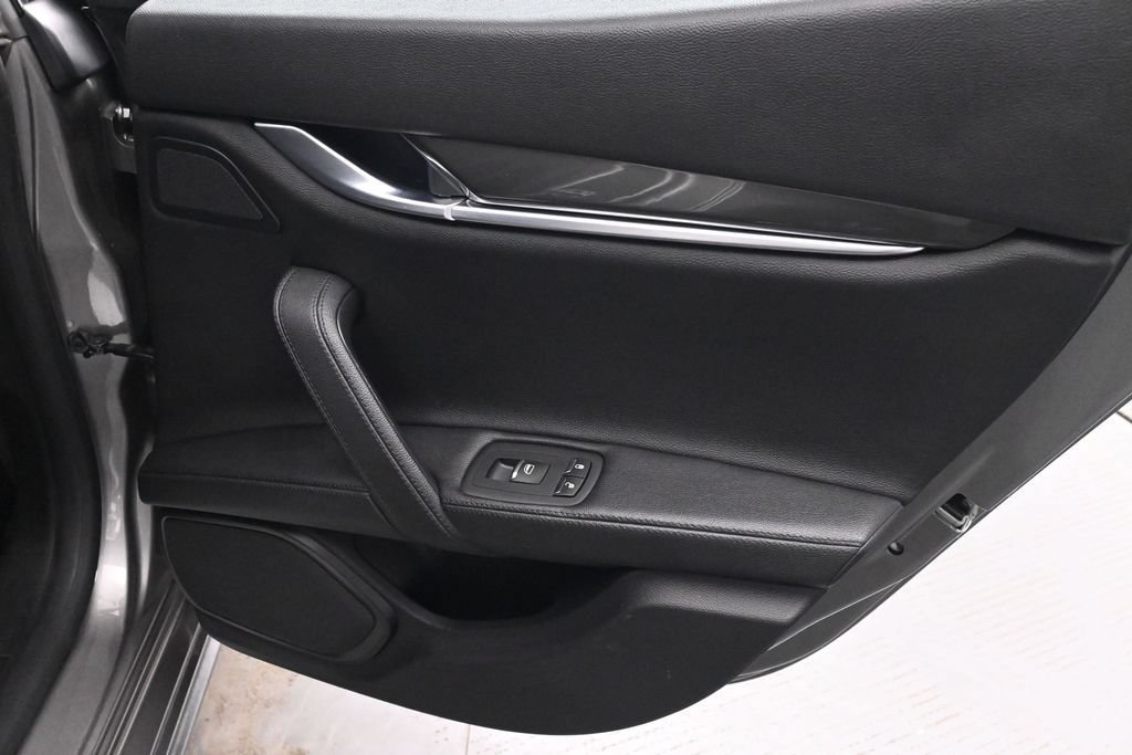 Used 2021 Maserati Ghibli S RWD image 16