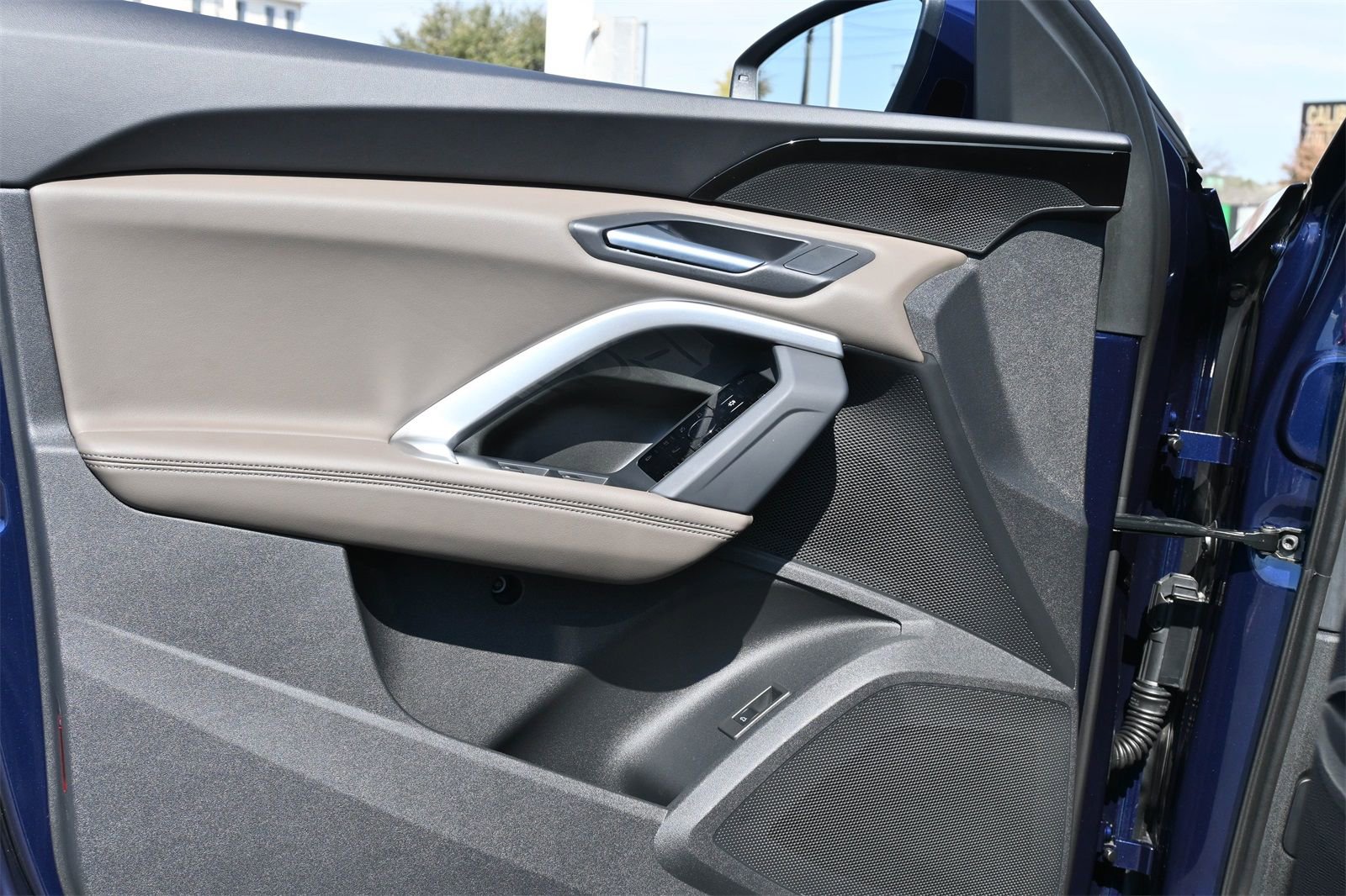Certified 2025 Audi Q5 Premium w/ Convenience Package image 16