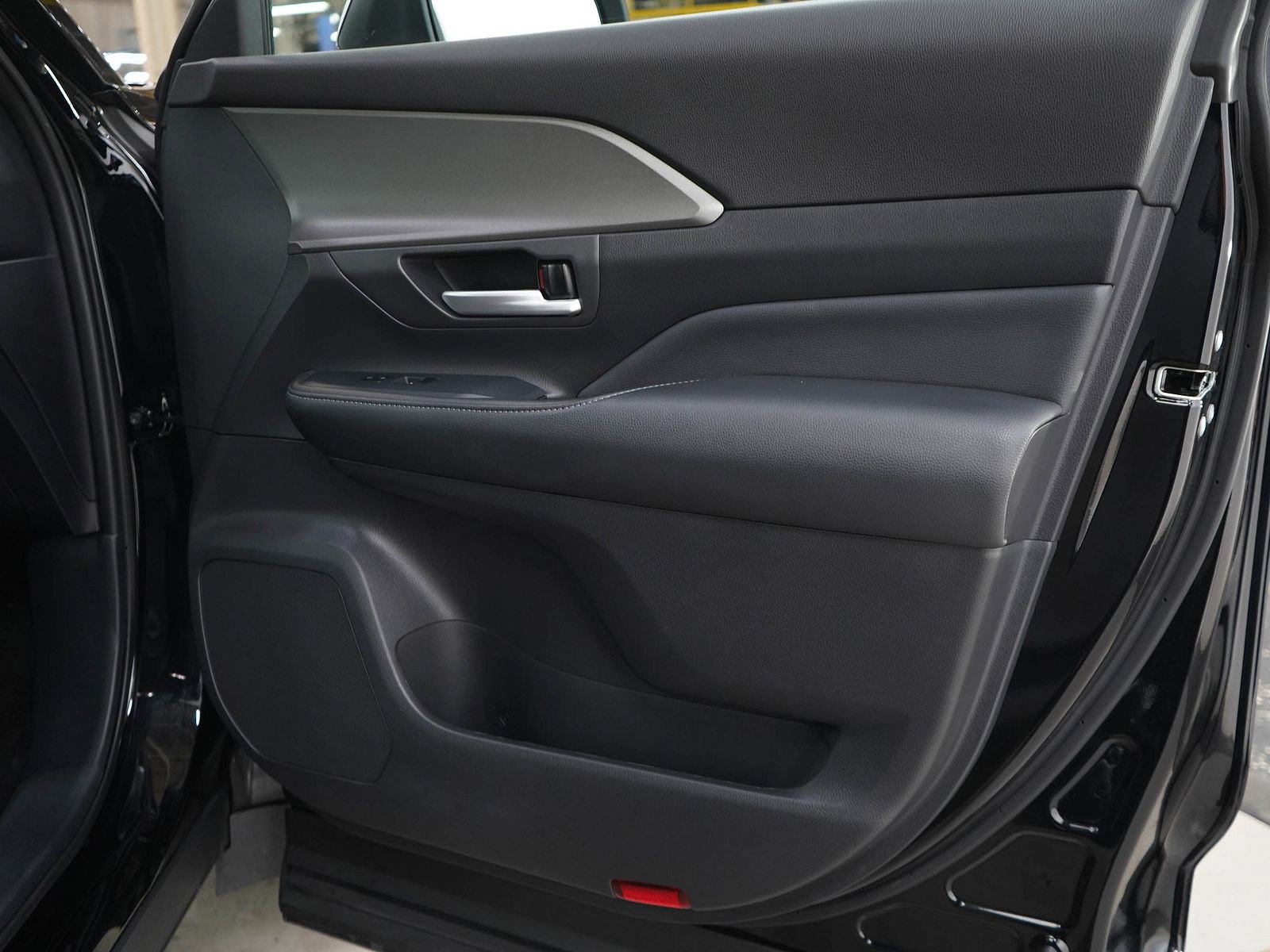 Used 2025 Toyota Grand Highlander AWD image 9