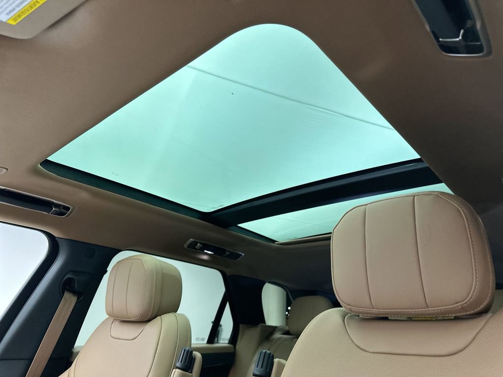 New 2025 Land Rover Range Rover Sport SE image 10