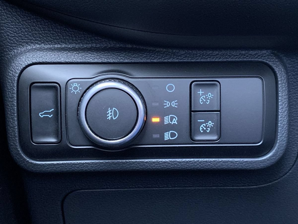 Used 2025 Ford Explorer ST-Line AWD/4WD image 17
