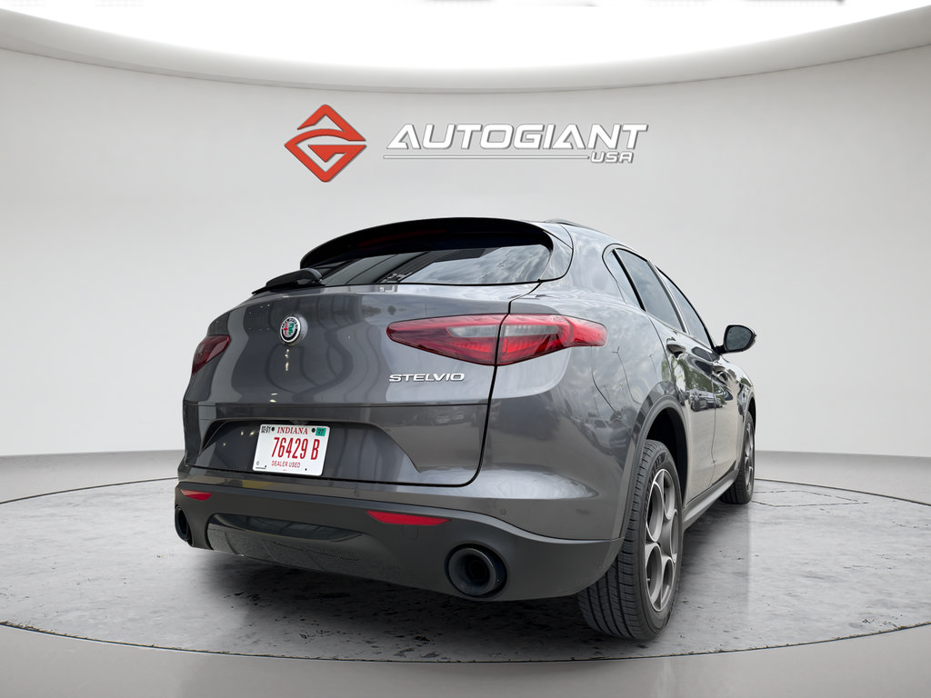 Used 2022 Alfa Romeo Stelvio Sprint RWD image 10