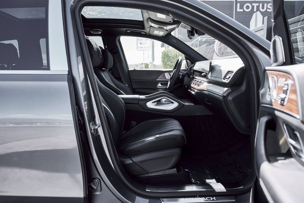 Used 2025 Mercedes-Benz Maybach GLS 600 4MATIC image 26