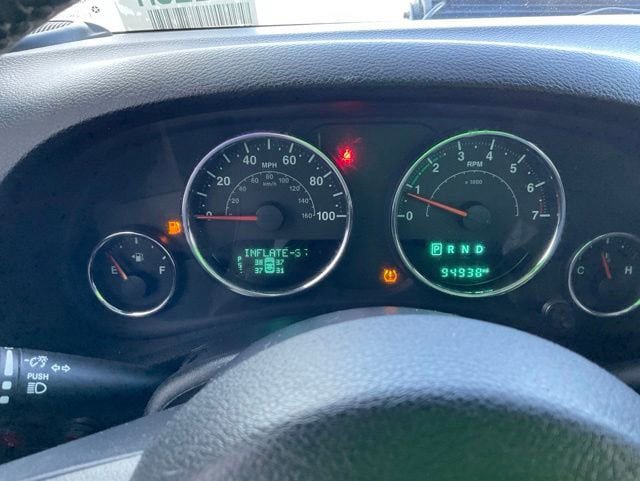 Used 2017 Jeep Wrangler Unlimited Sahara w/ Connectivity Group AWD/4WD image 26