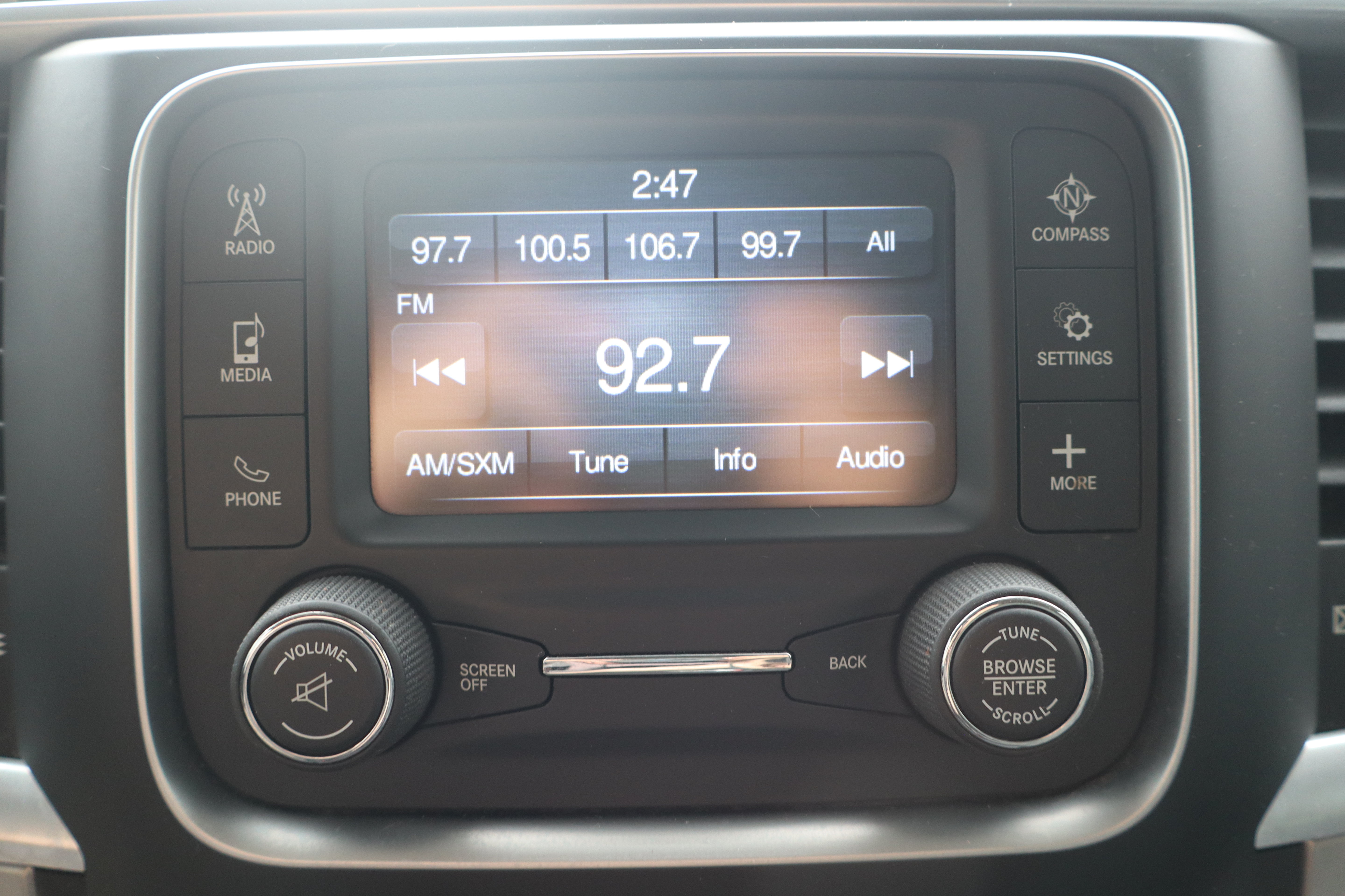 Used 2020 RAM 1500 Classic SLT AWD/4WD image 19