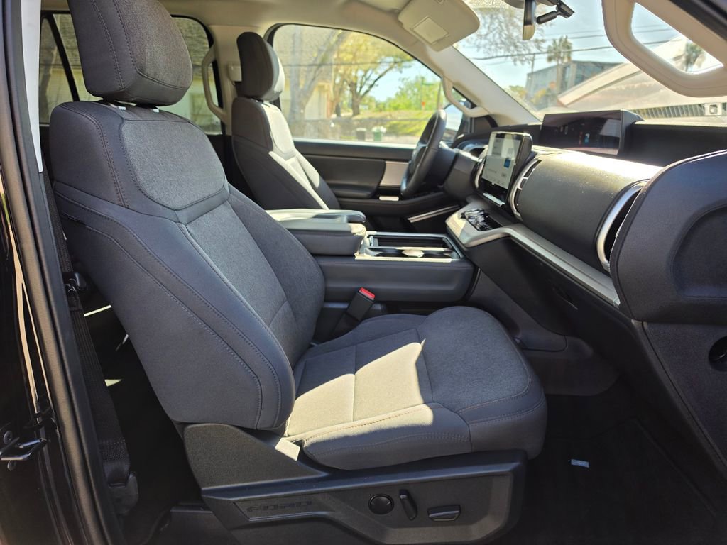 Certified 2025 Ford Expedition Active image 42