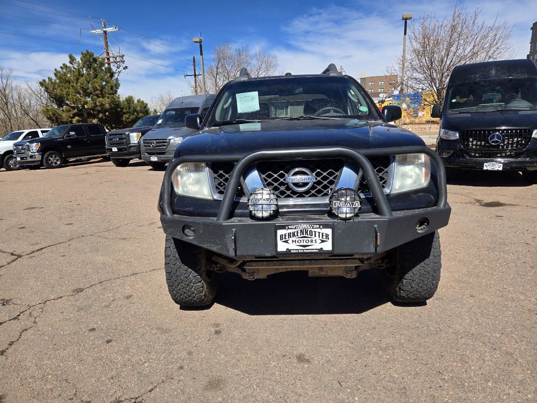 Used 2008 Nissan Frontier LE w/ Leather Pkg AWD/4WD image 2