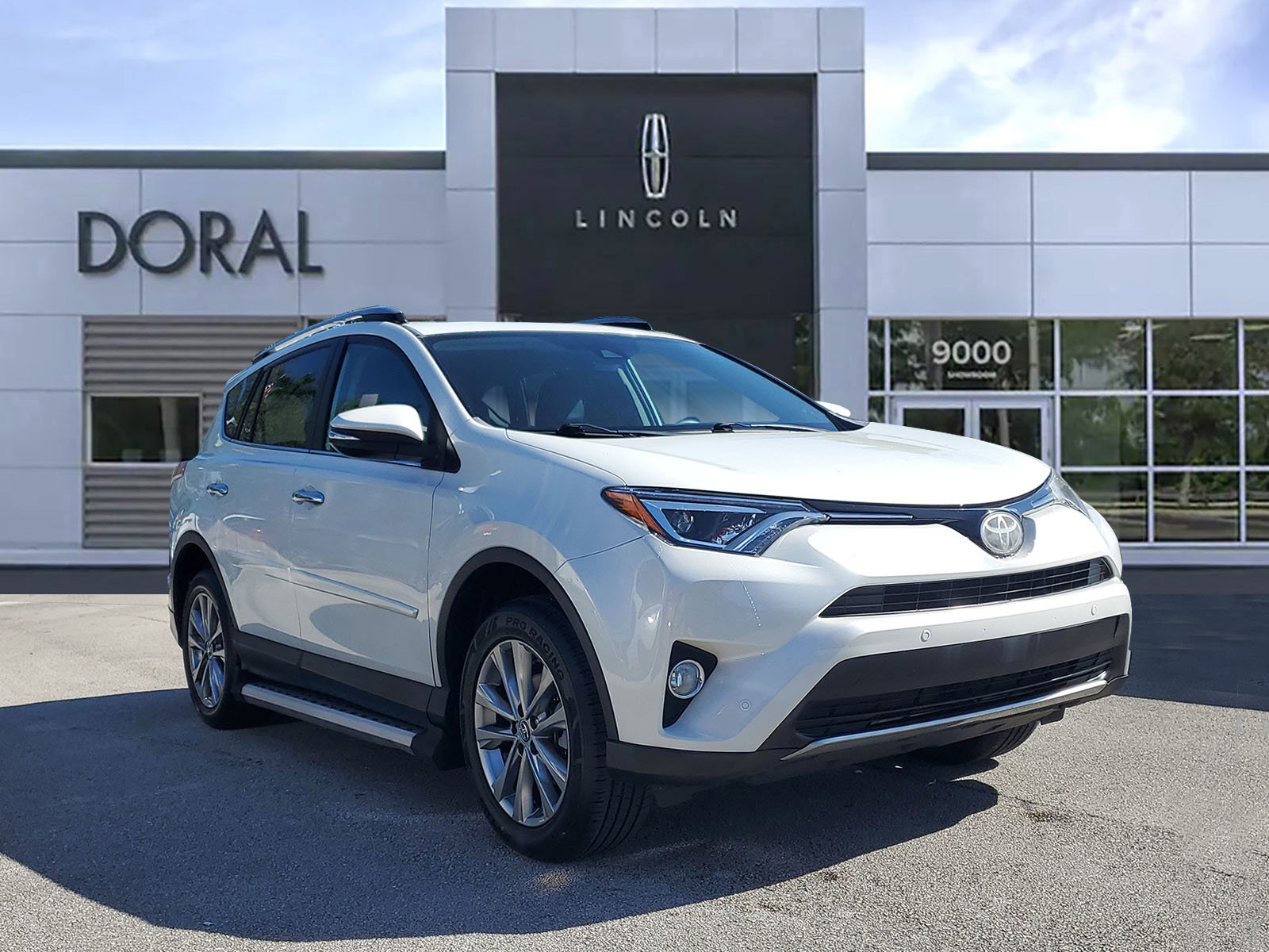 Used 2017 Toyota RAV4 Limited image 1
